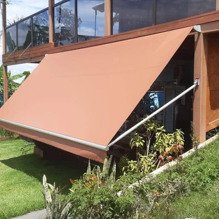 Toldo cortina terracota aberto